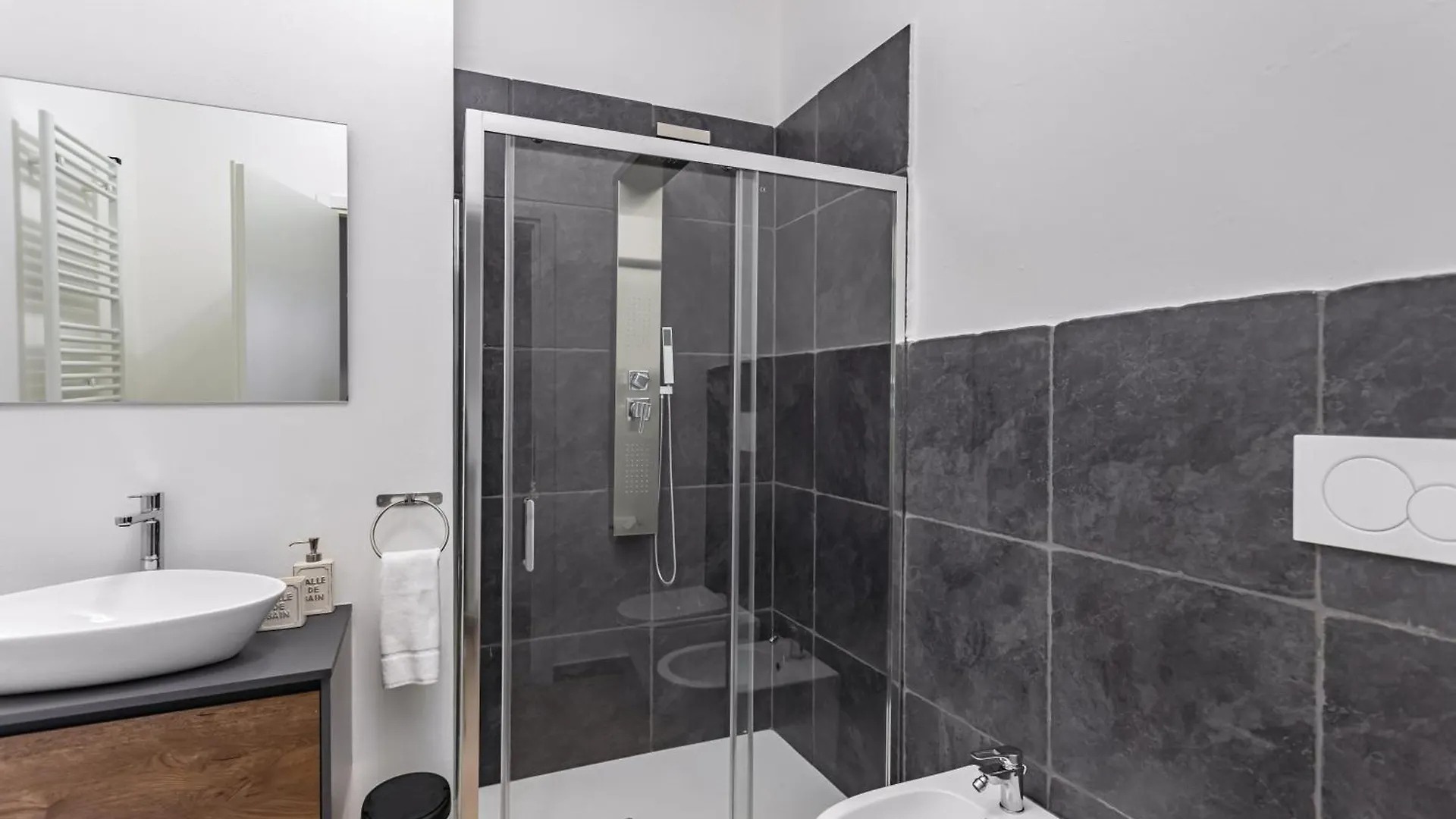Ares&Athena Home - Pavia City - By Host4U
