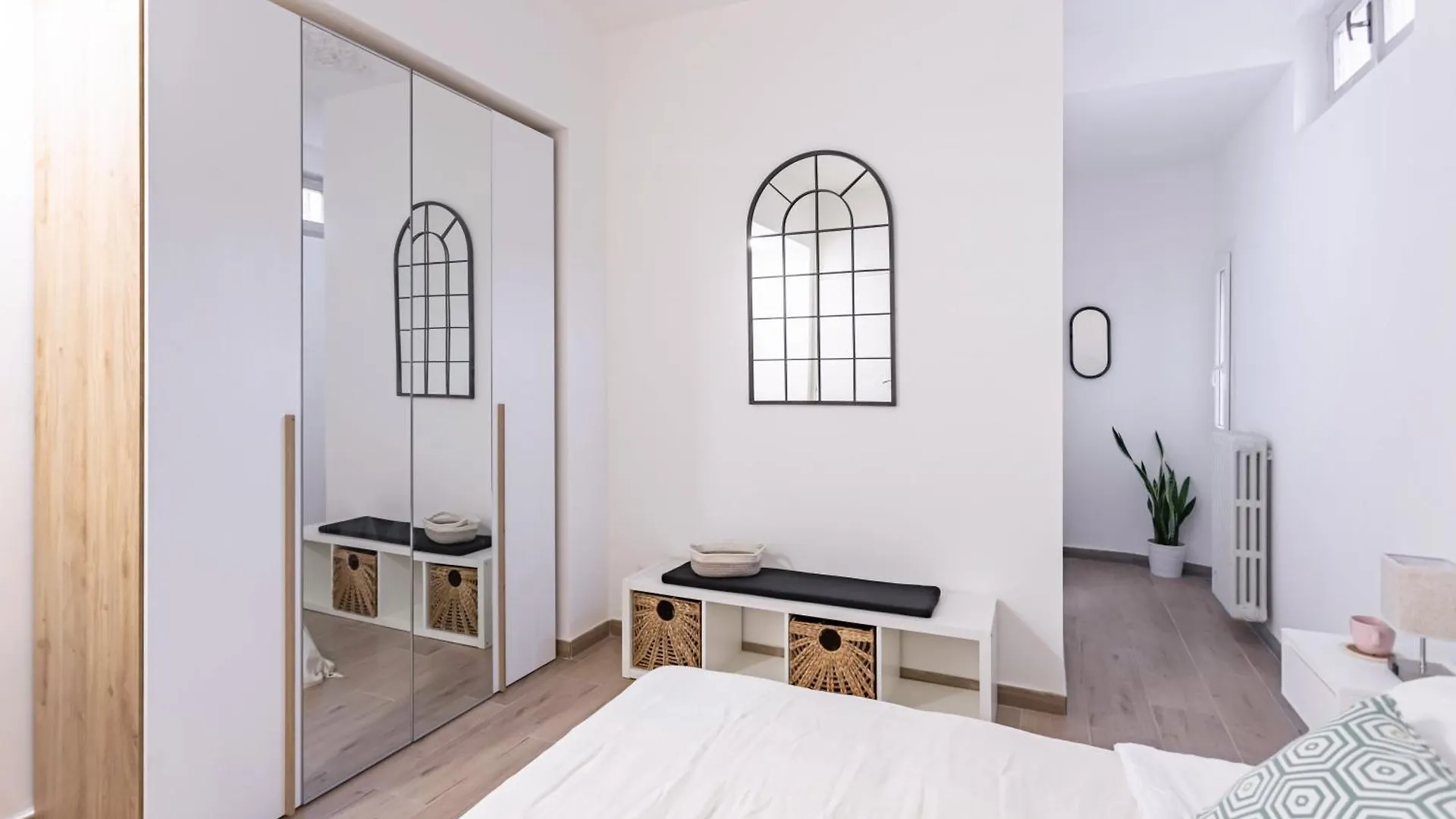 Ares&Athena Home - Pavia City - By Host4U 0*,