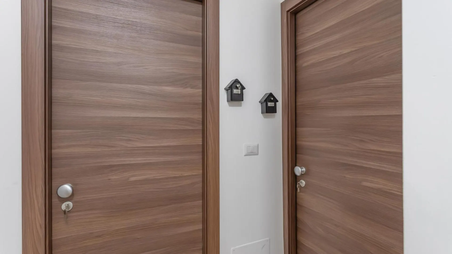 Ares&Athena Home - Pavia City - By Host4U Apartmán