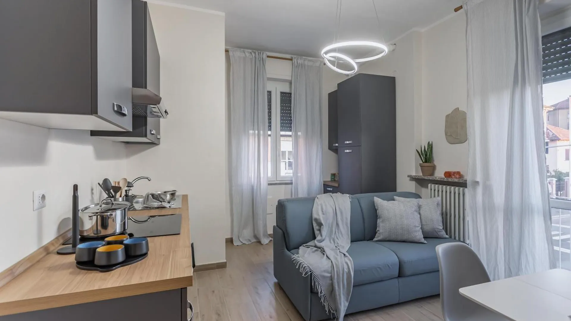 Ares&Athena Home - Pavia City - By Host4U